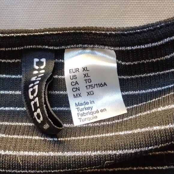 Divided off the shoulder top - Picture 2 of 3